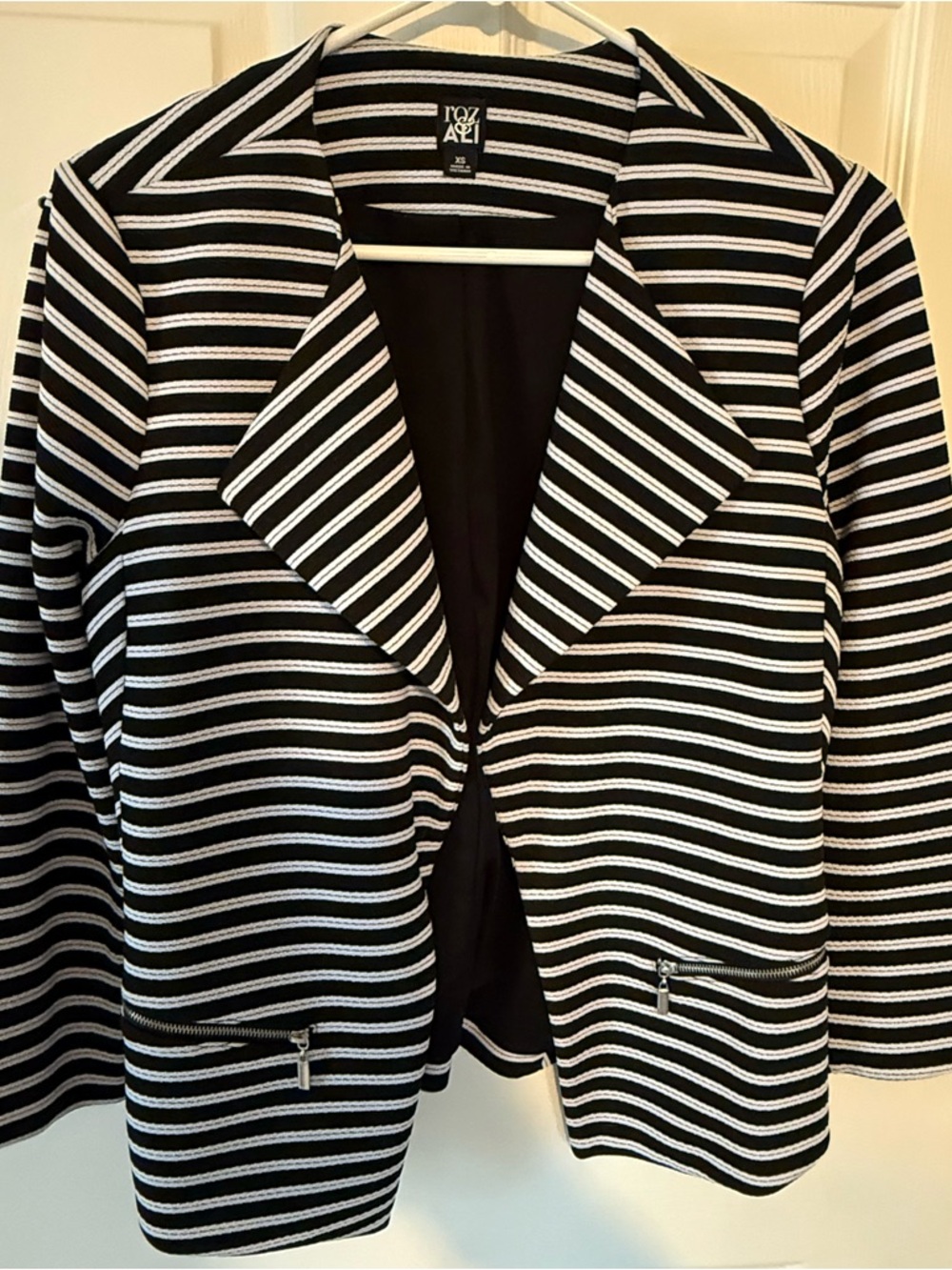 Roz & Ali Black and White Striped Open-Front Blazer